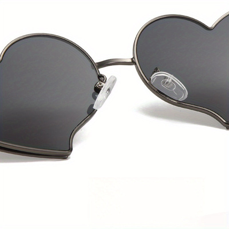 Ladies' new heart-shaped, fashionable and versatile trendsetter heart-shaped.