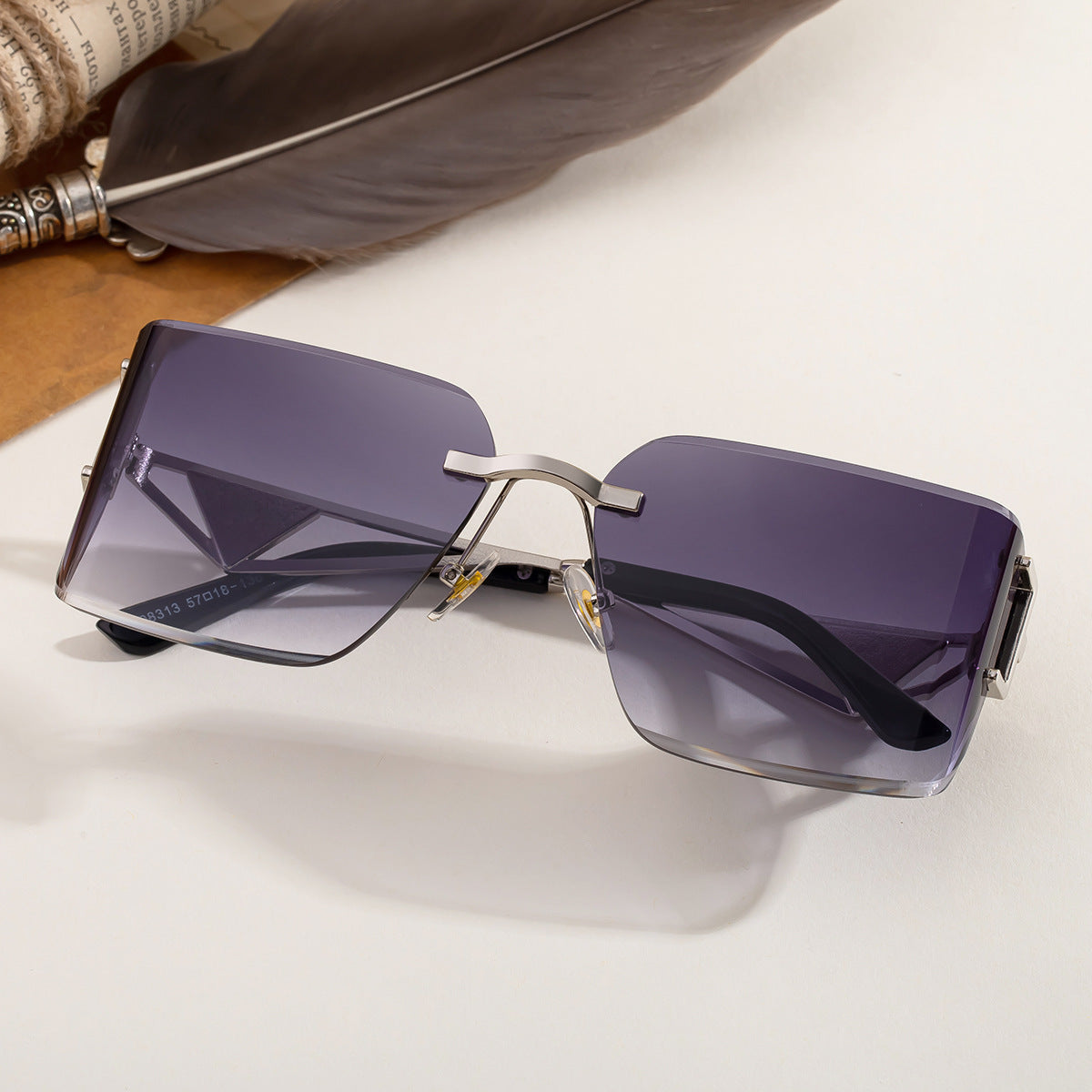 Frameless Women, Trendy High-End
